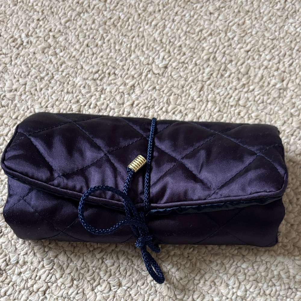 Elegant Quilted Jewelry Blue Travel Bag - Picture 2 of 6